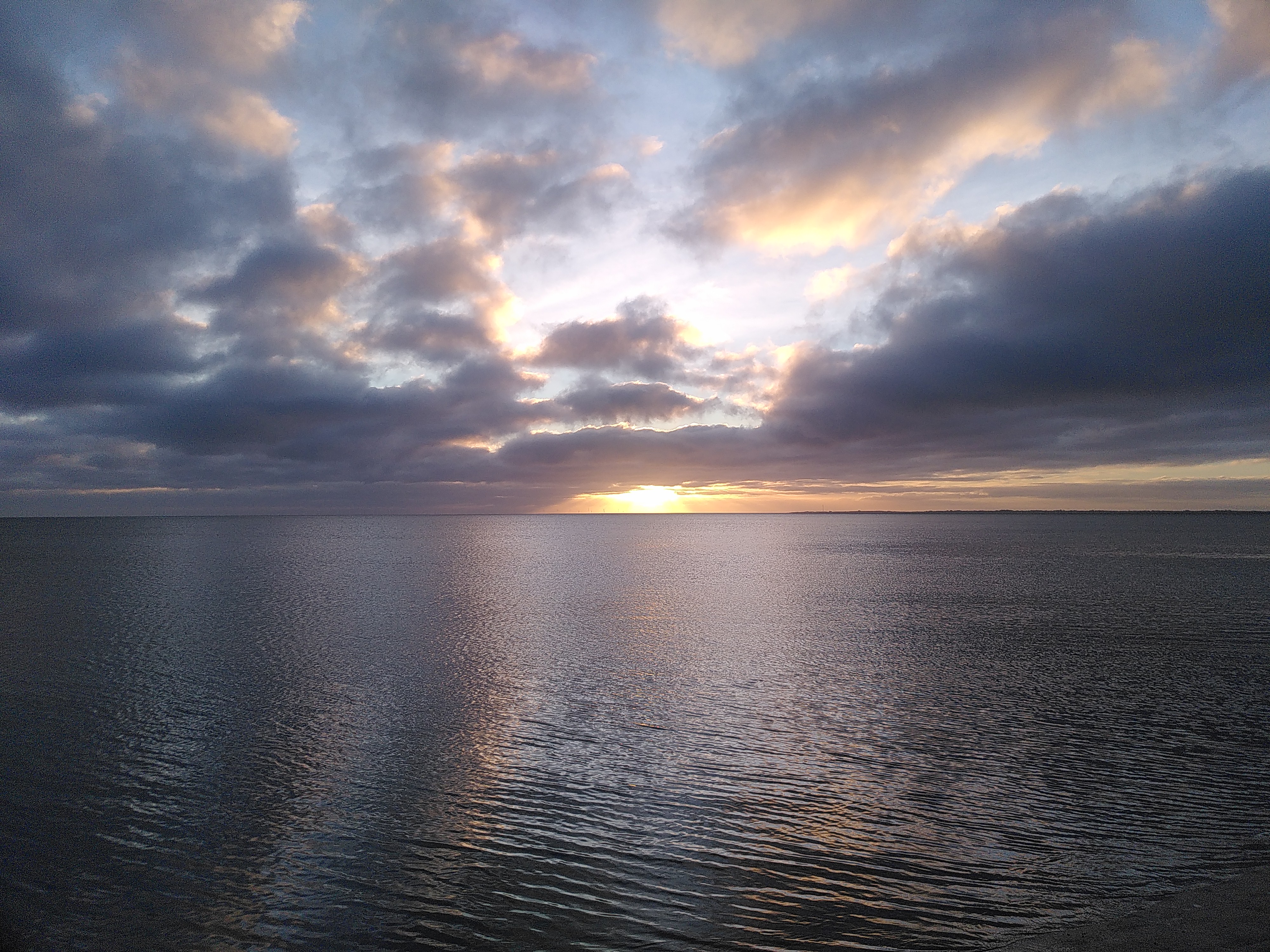 Sonnenregenbogenaufgang